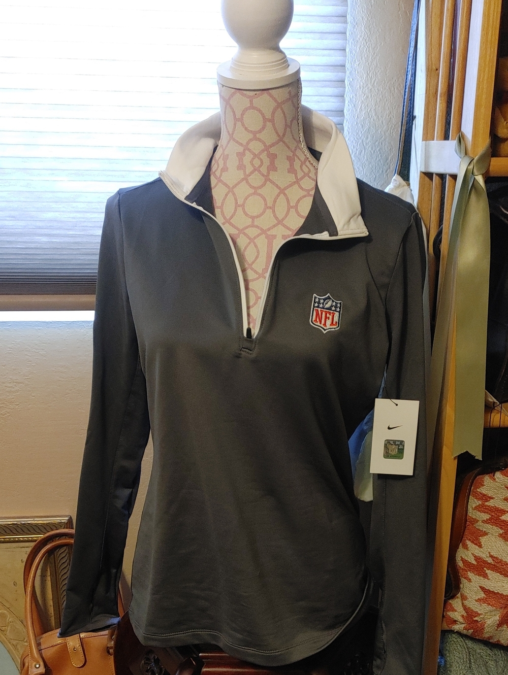 Nike Women's Dark Gray Quarter-Zip Pullover with White Collar